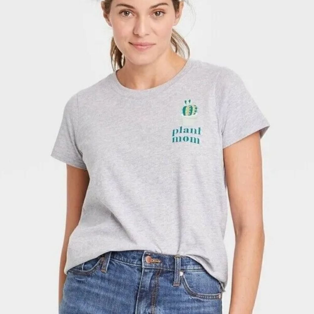 Doe Plant Mom Grey Tee New